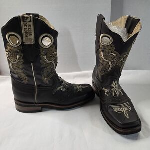 SIERRA DE LOBOS Dark Brown Leather Western Boots with Gold Embroidery